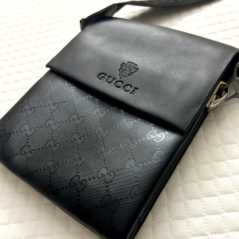 Gucci cross body bag